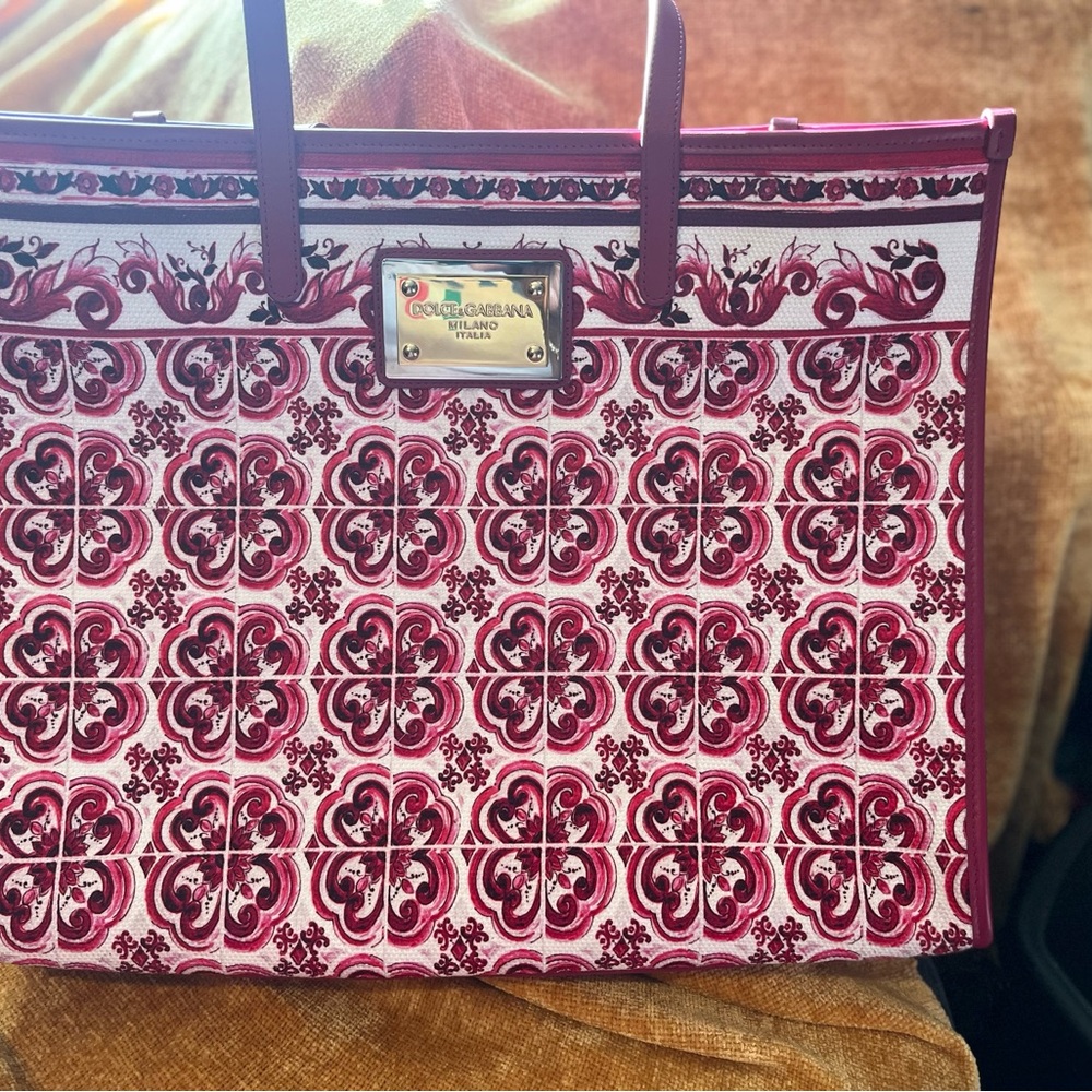 Dolce & Gabbana Pink Tote Bag with Structured Design